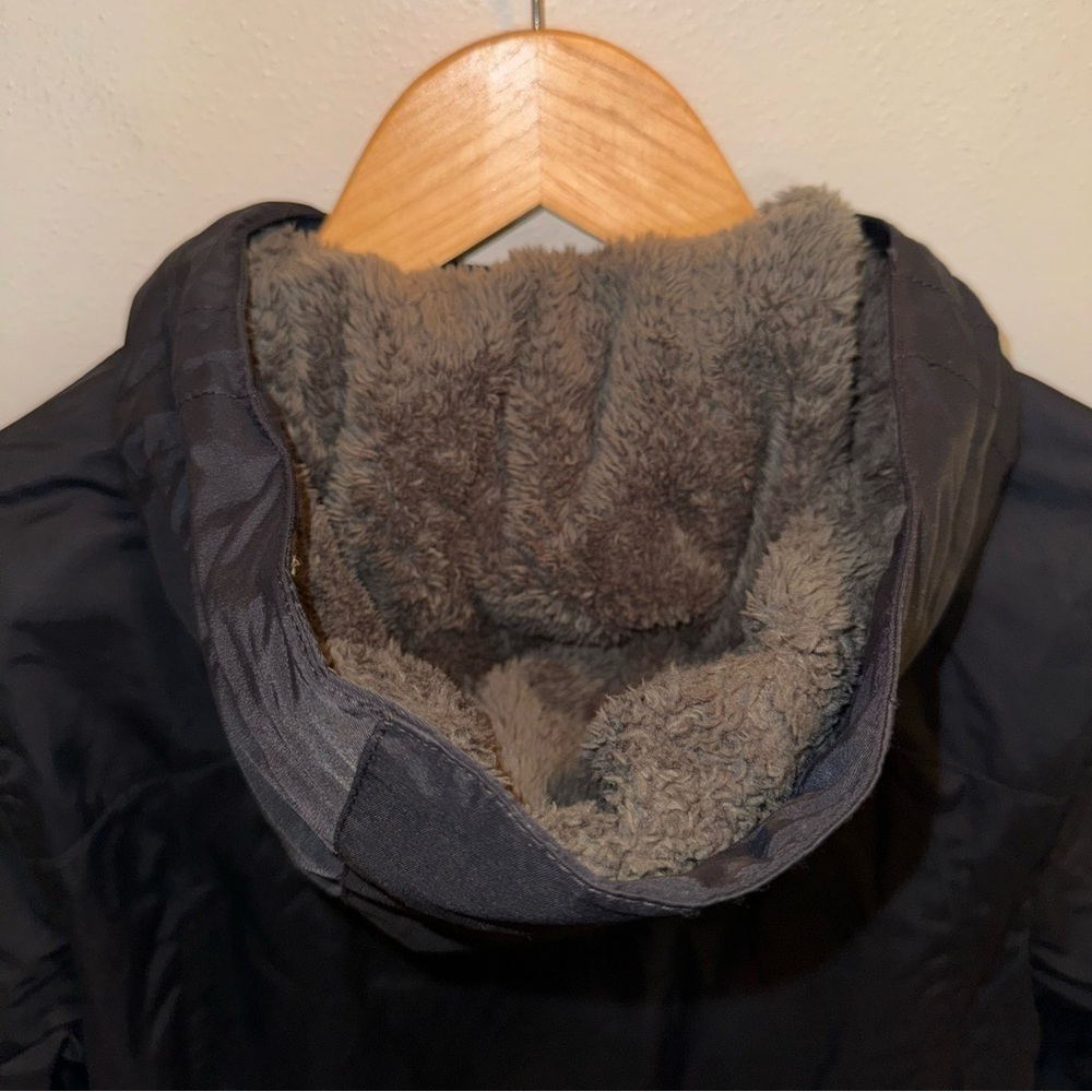 L. L. Bean Winter Coat with Faux Fur Lining Women’s Size Extra Small - Picture 6 of 10